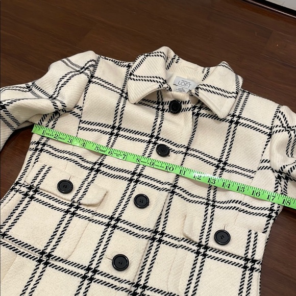 Ann Taylor LOFT Cream and Black Wool Coat with Plaid Design - Picture 5 of 6